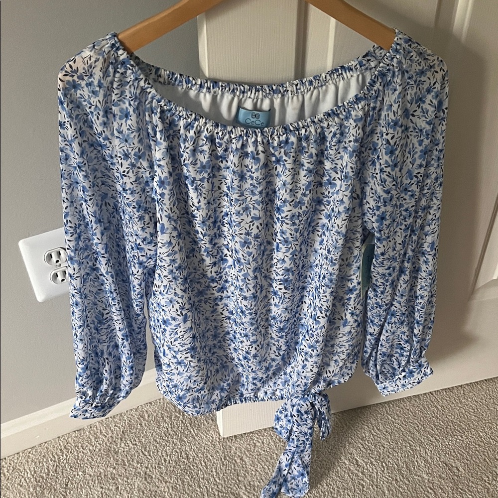 CeCe Blue and White Patterned Garment